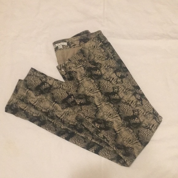 Cabi Python Jeans - Picture 2 of 5